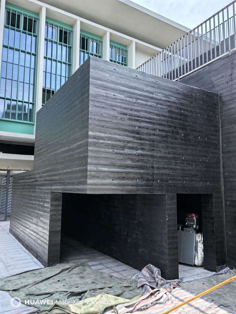 济南园博园黑色木纹清水混凝土保护剂施工现场效果图5