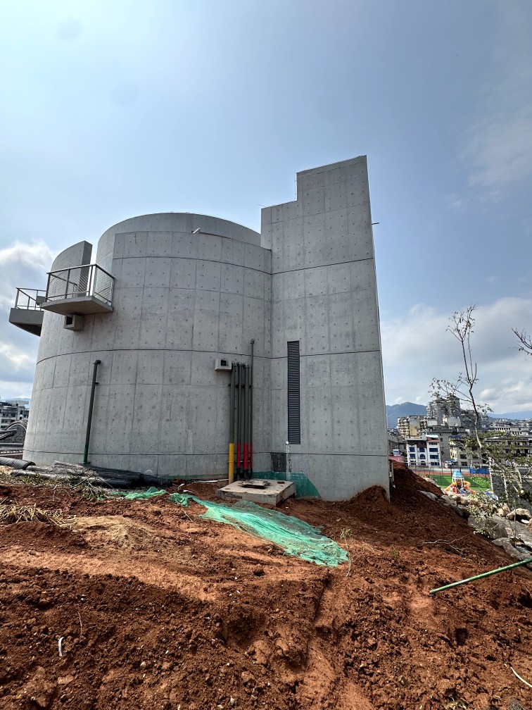 福建南平芝山公园圆筒清水混凝土保护项目施工现场效果图2