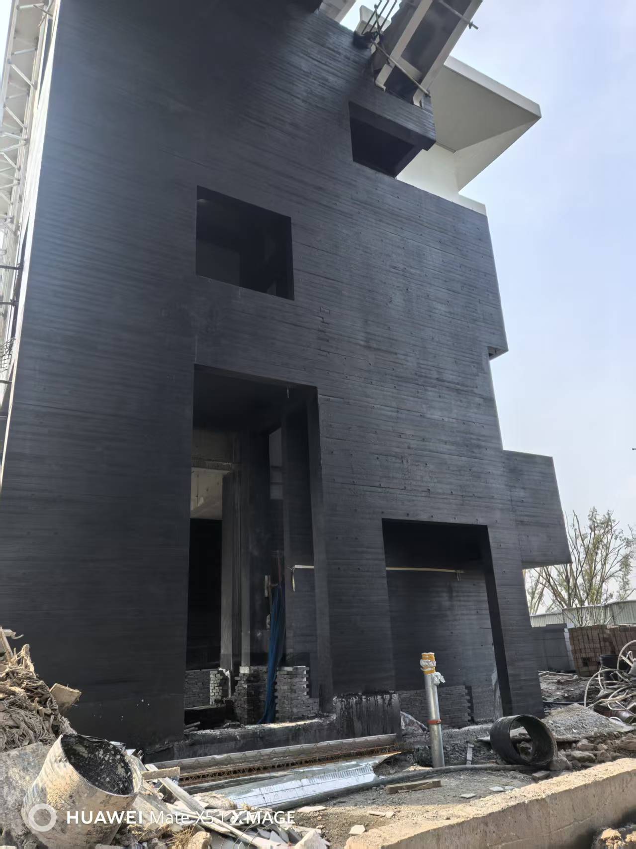 黑色木纹清水混凝土现场图片5