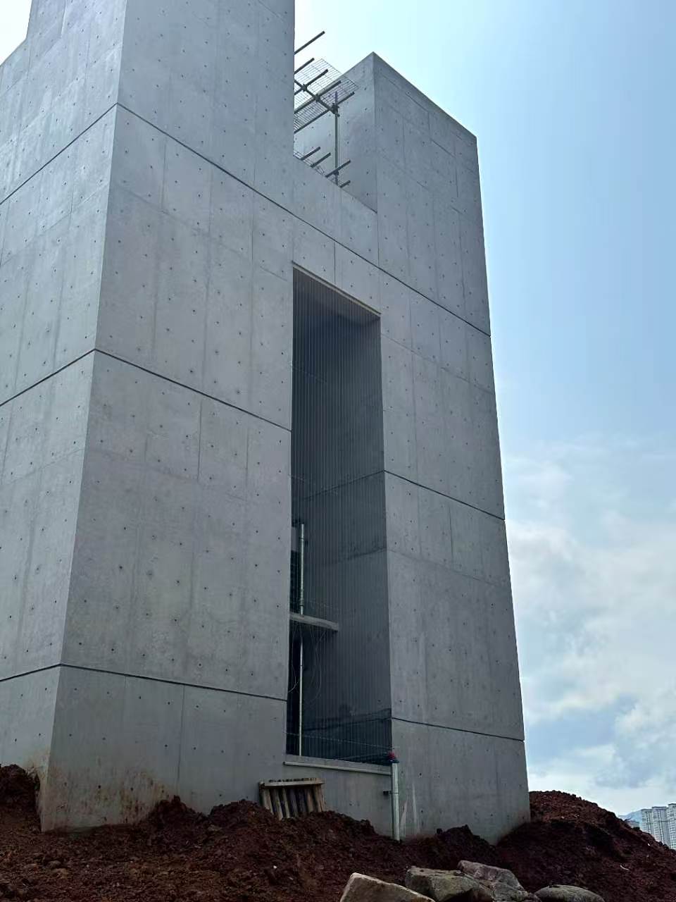 圆筒清水混凝土保护剂现场图片3