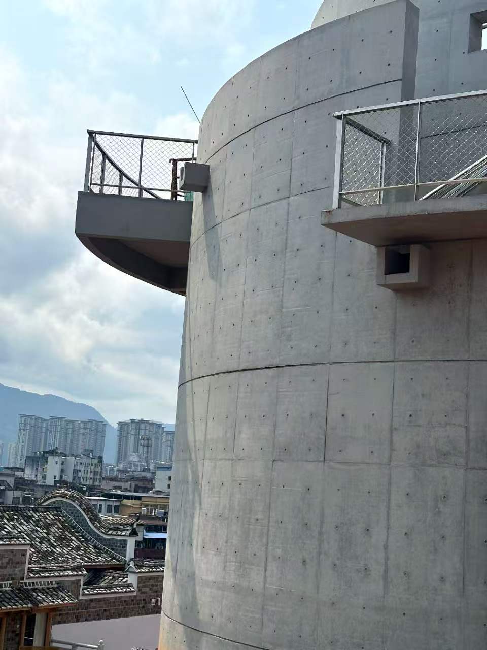 圆筒清水混凝土保护剂现场图片7