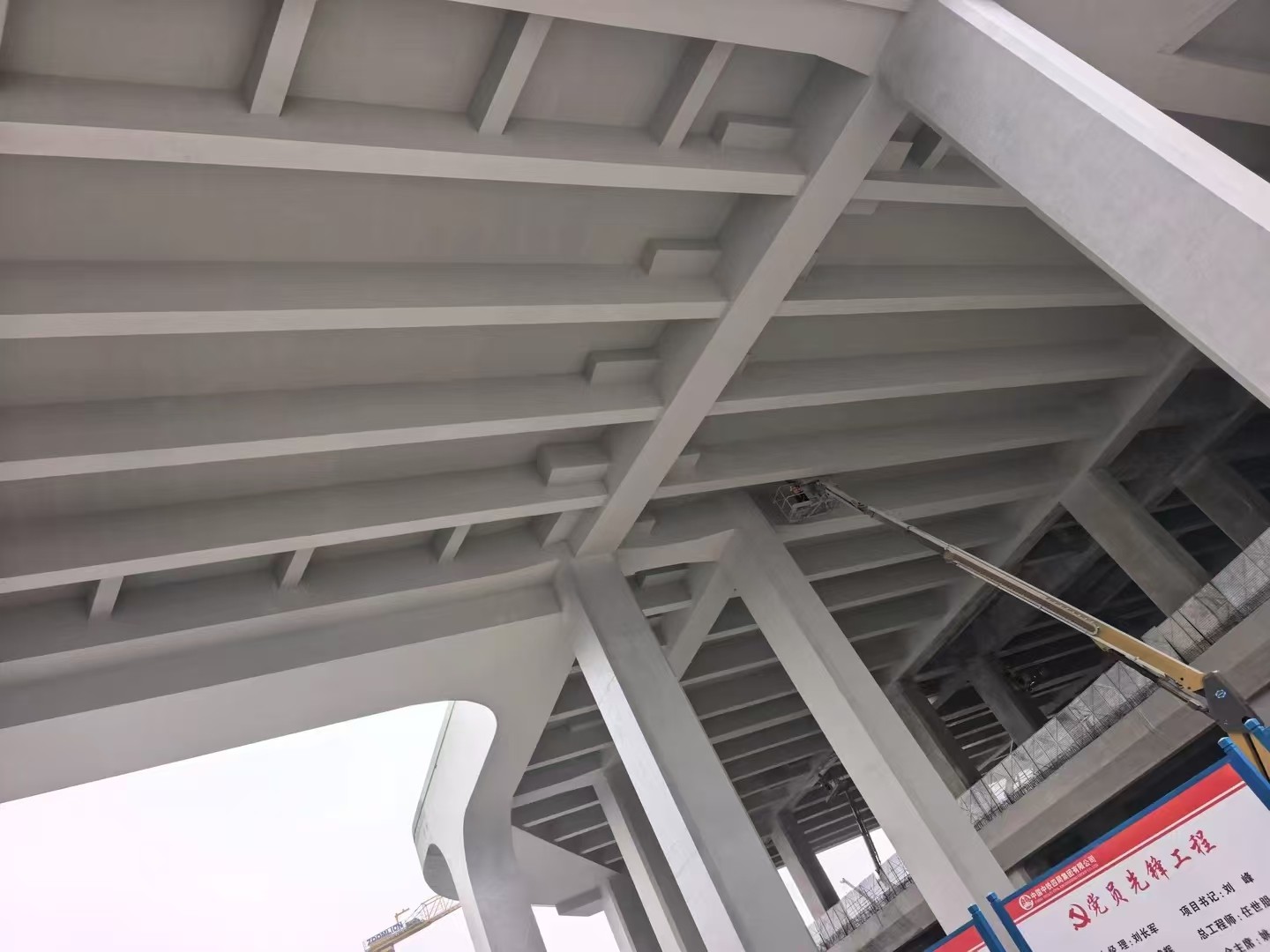 高铁雨棚现场图片4